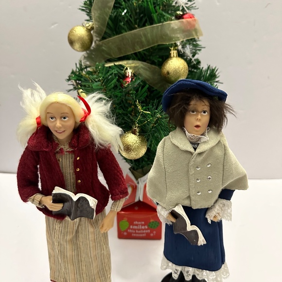 Byers Choice Caroler Figurines - Picture 8 of 11